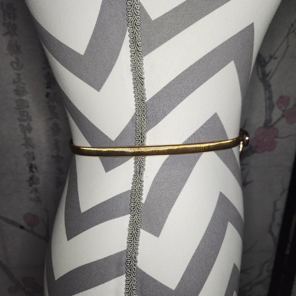 Women's Gold Tone Stretch Bow Belt OS - Picture 3 of 7